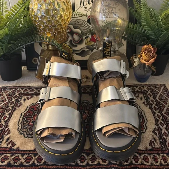 Silver Dr. martens fisherman sandals size 8 - Picture 4 of 4